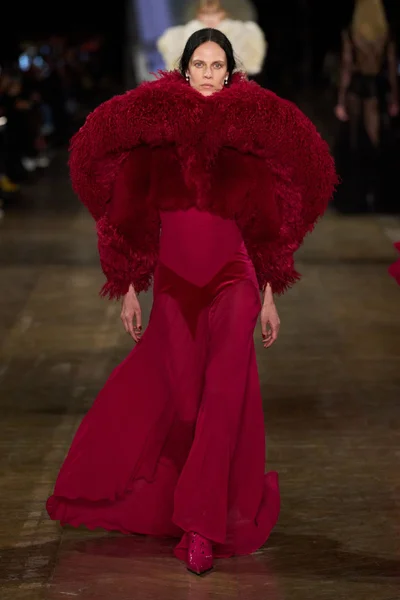 Look 15